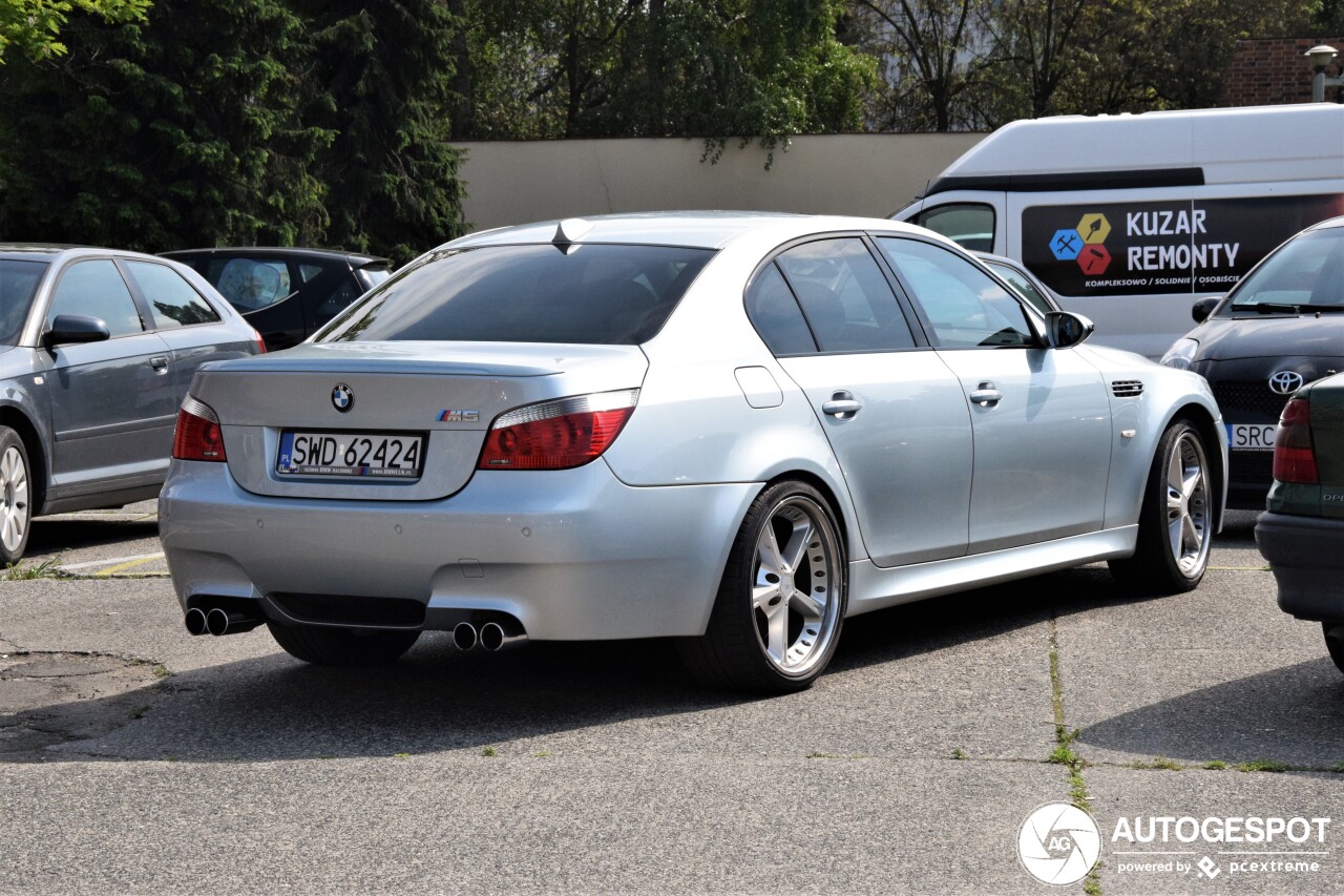 BMW M5 E60 2005