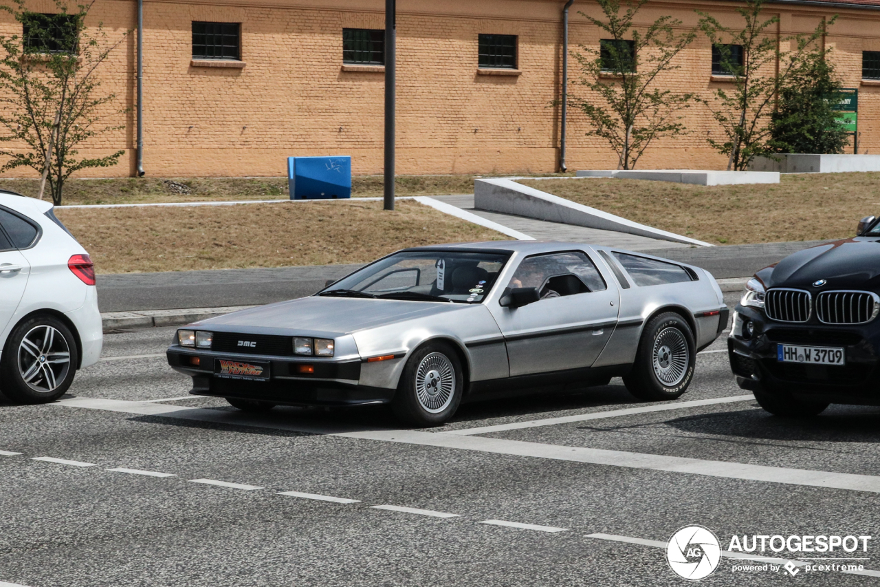 DeLorean DMC-12