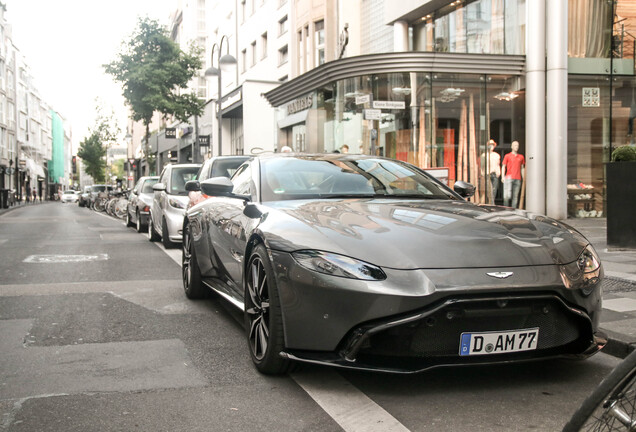 Aston Martin V8 Vantage 2018