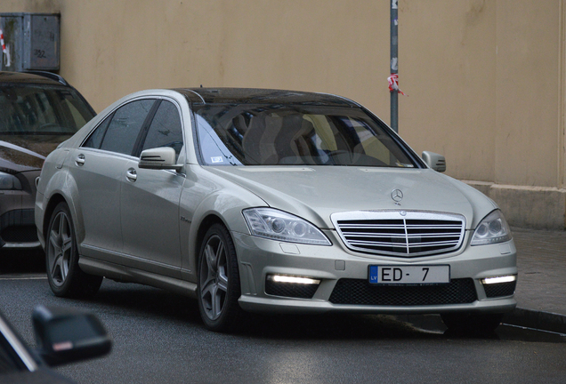 Mercedes-Benz S 65 AMG V221 2010