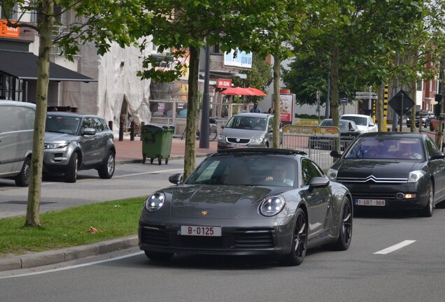 Porsche 992 Carrera 4S