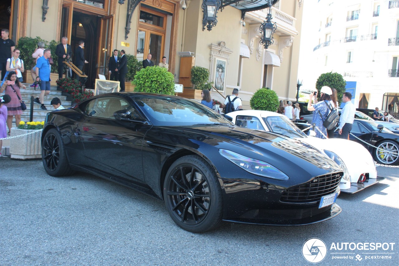 Aston Martin DB11 AMR