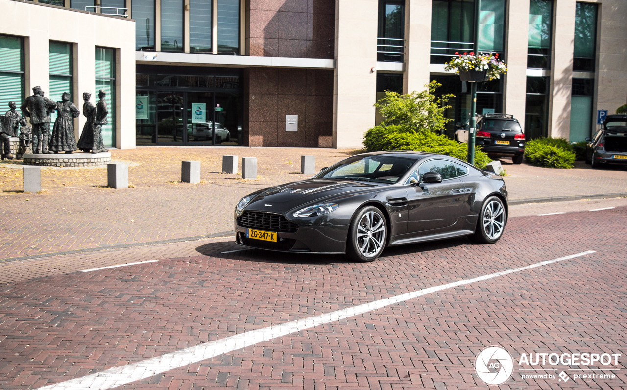 Aston Martin V12 Vantage