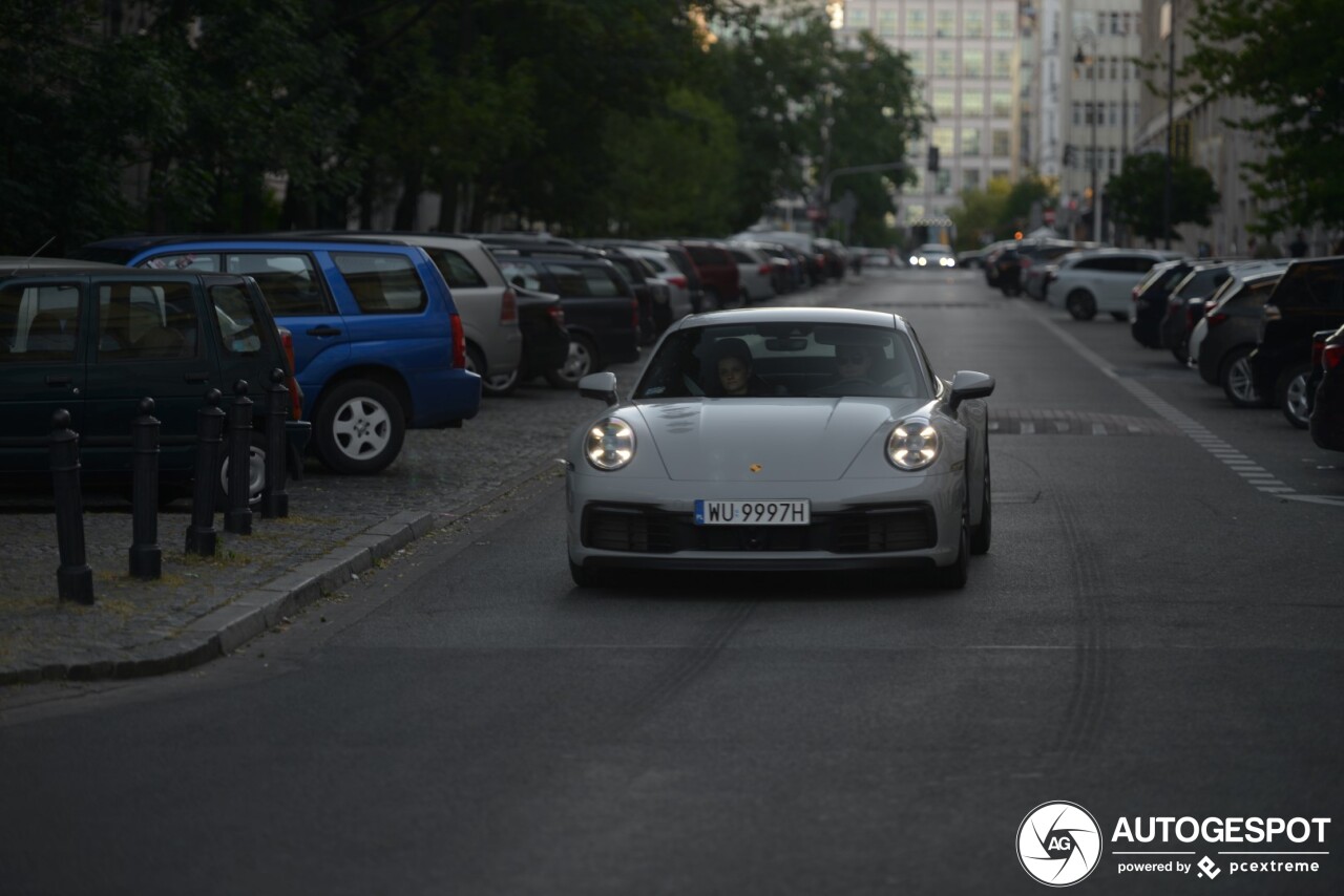 Porsche 992 Carrera 4S