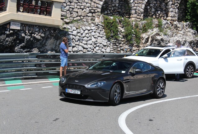 Aston Martin V8 Vantage 2012