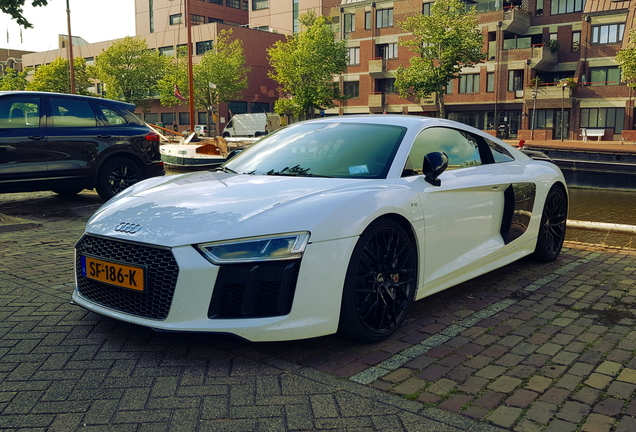 Audi R8 V10 Plus 2015