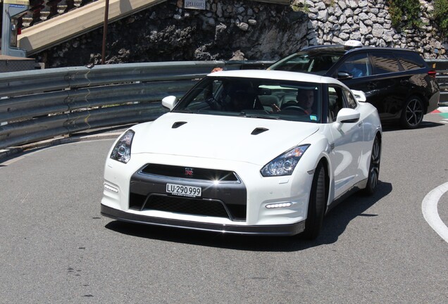 Nissan GT-R 2011