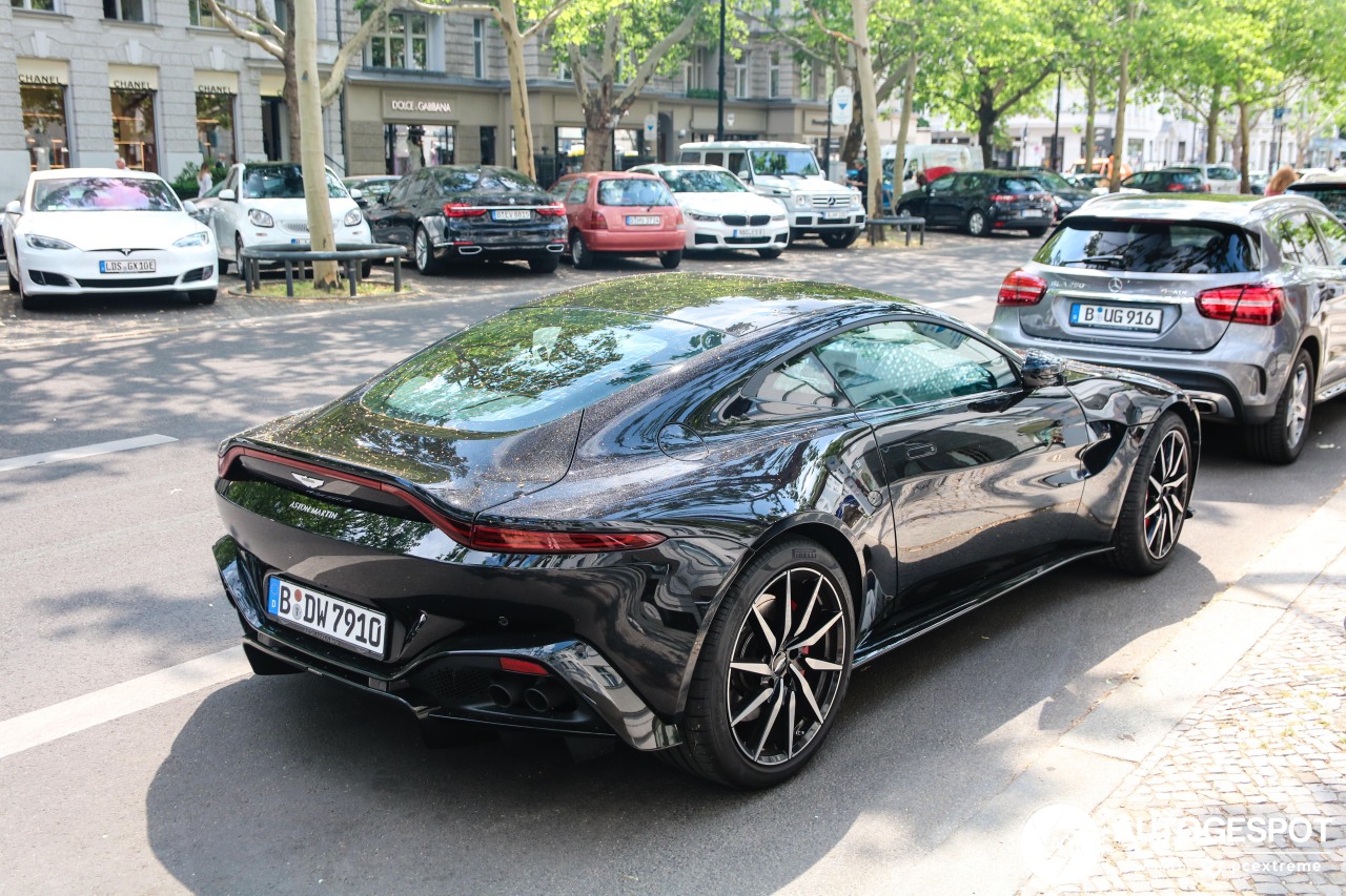 Aston Martin V8 Vantage 2018