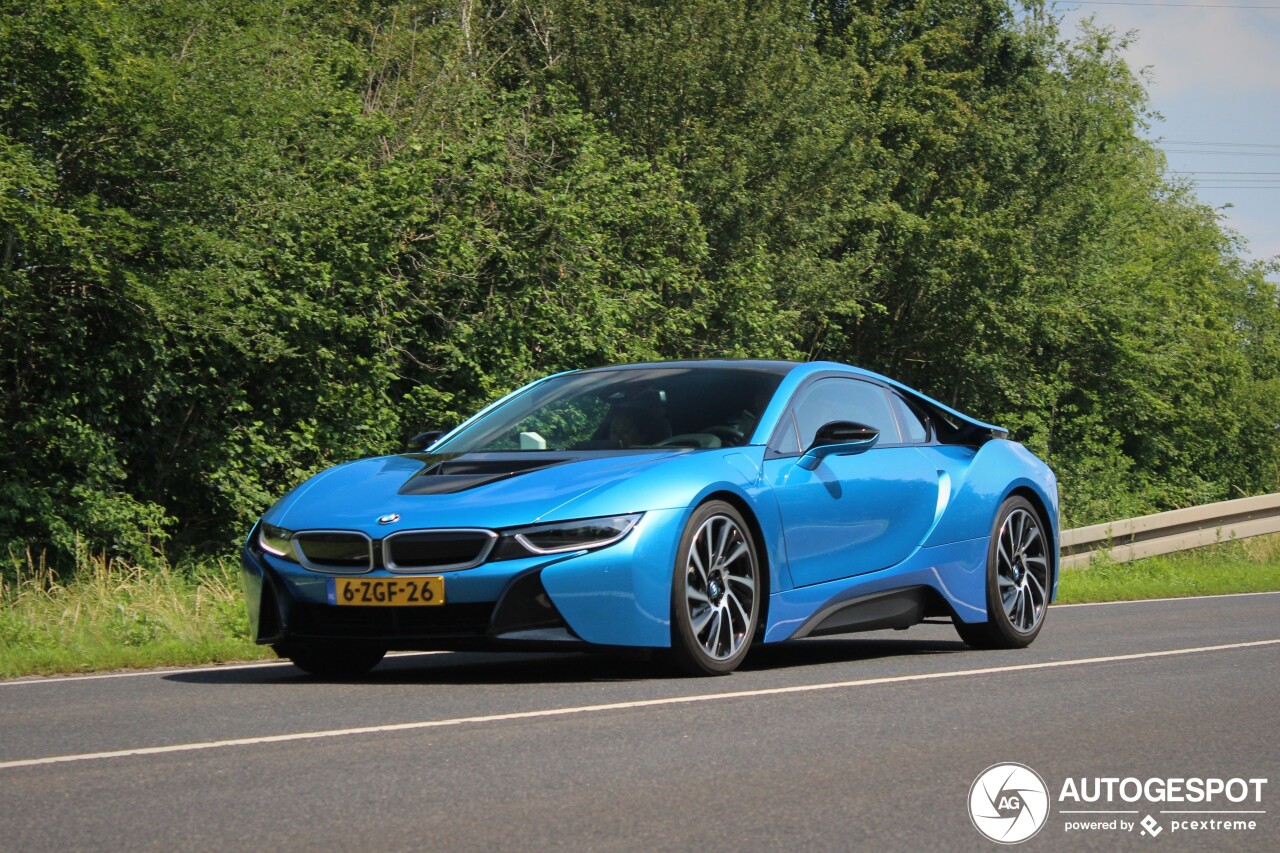 BMW i8