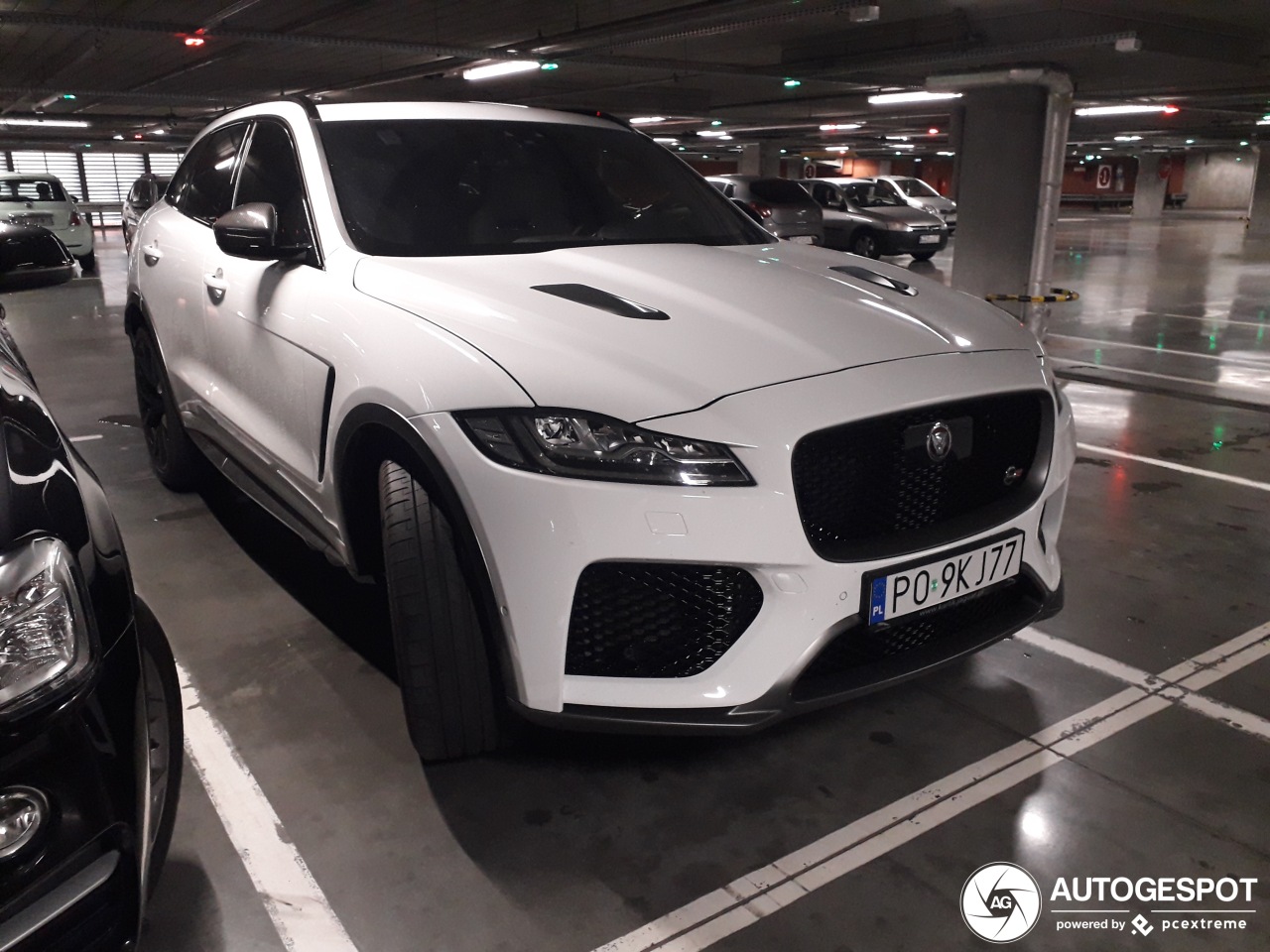 Jaguar F-PACE SVR