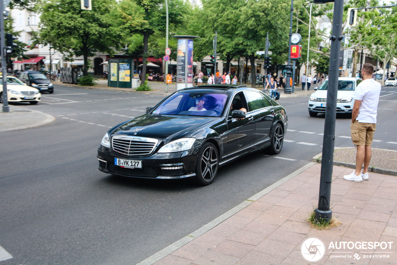 Mercedes-Benz S 63 AMG W221 2011