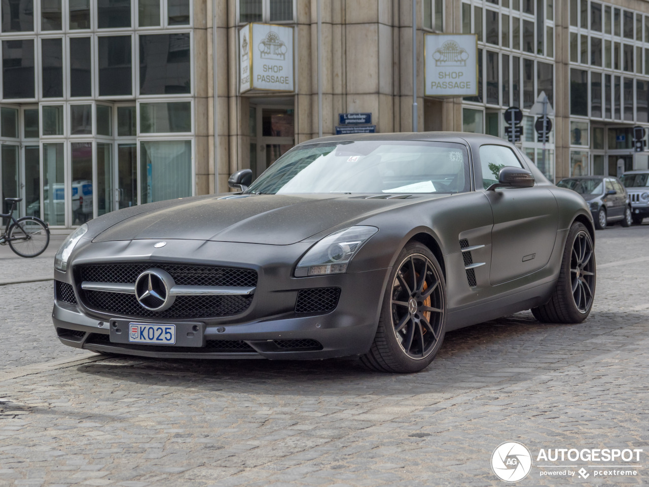 Mercedes-Benz SLS AMG