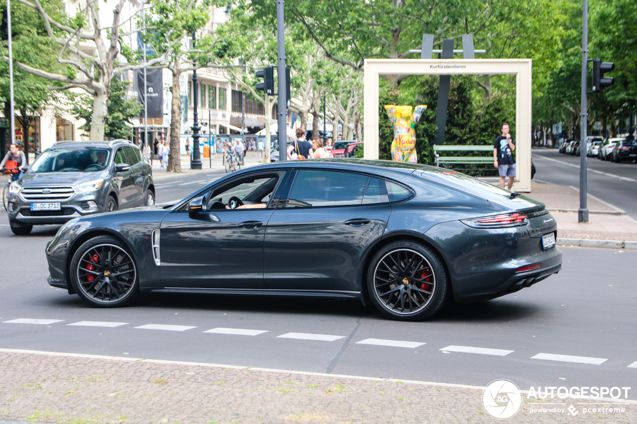 Porsche 971 Panamera Turbo Executive