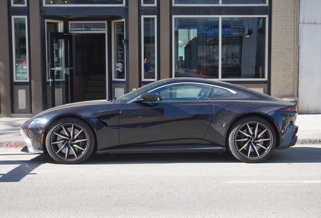 Aston Martin V8 Vantage 2018