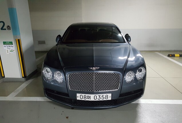 Bentley Flying Spur V8