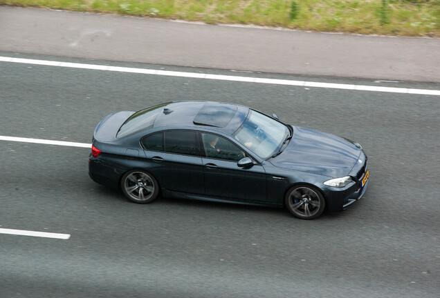 BMW M5 F10 2011