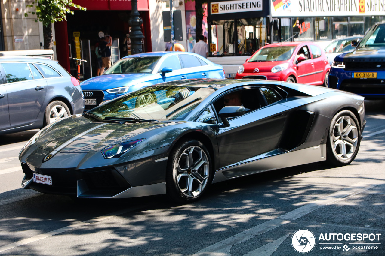 Lamborghini Aventador LP700-4