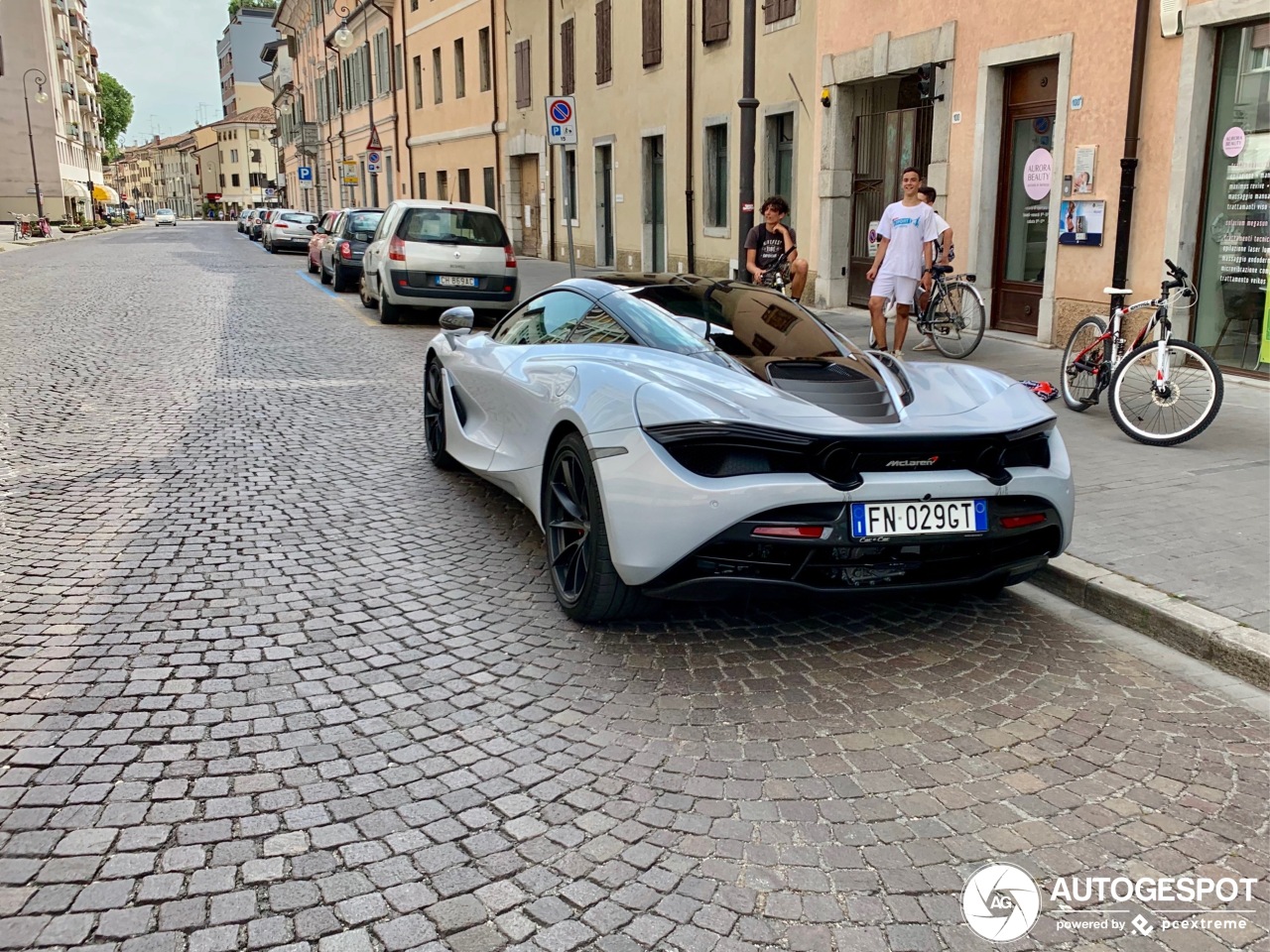 McLaren 720S