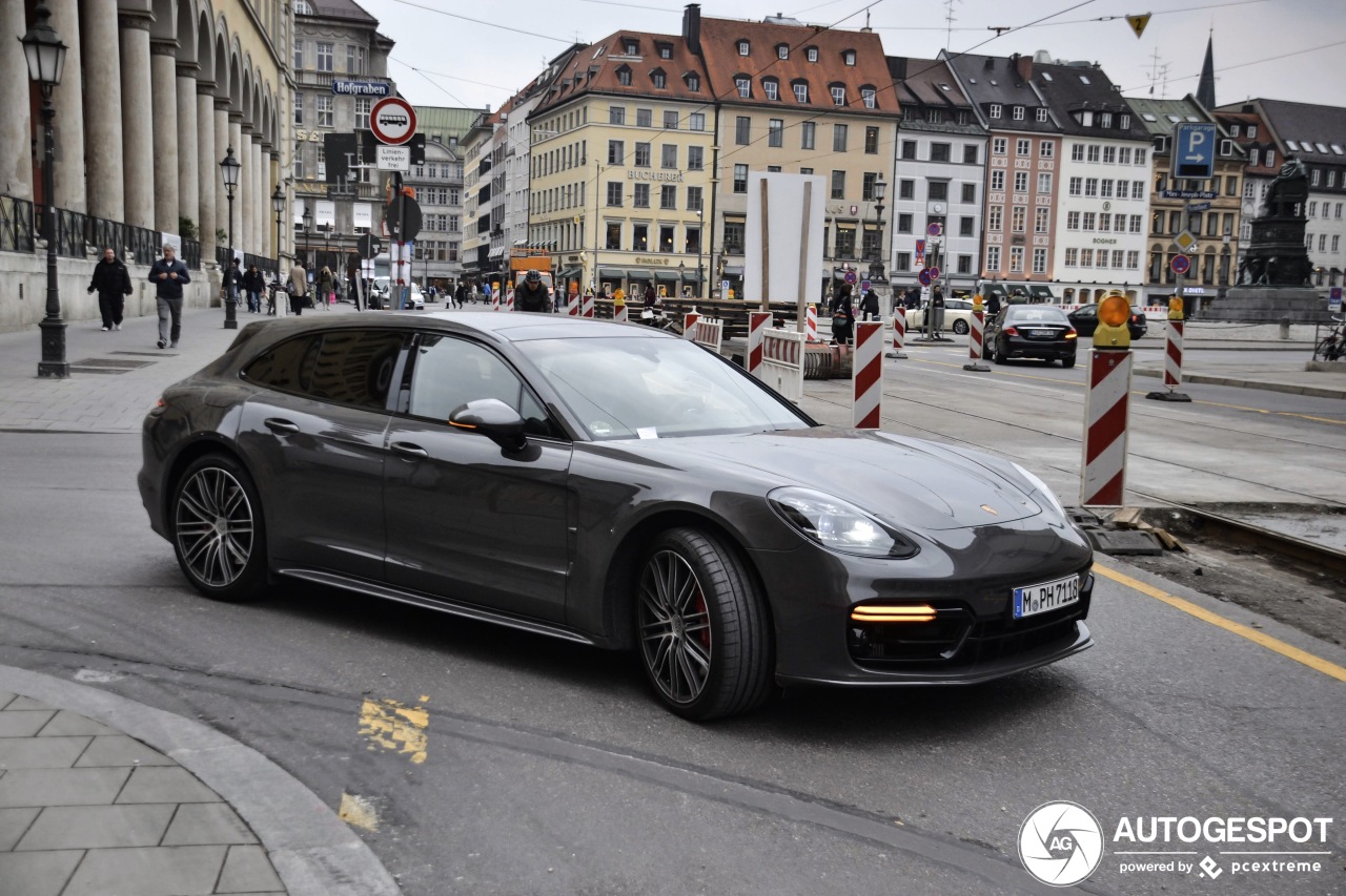 Porsche 971 Panamera Turbo Sport Turismo