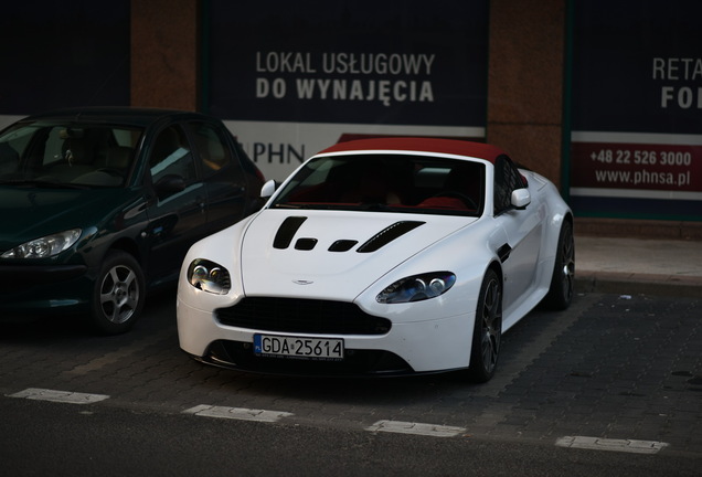 Aston Martin V8 Vantage Roadster 2012