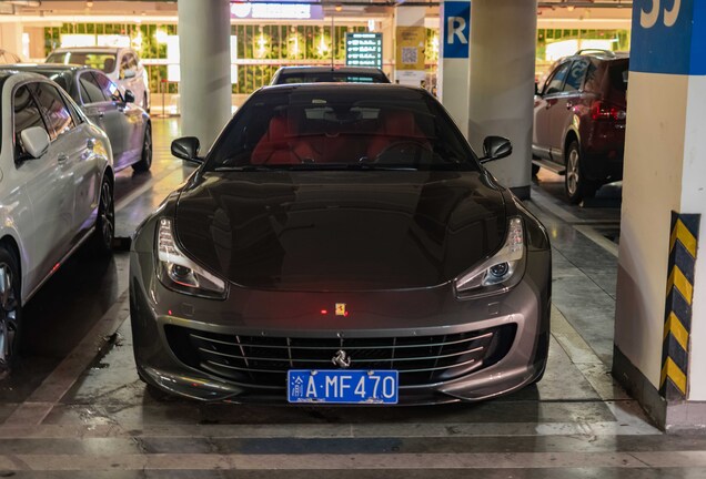 Ferrari GTC4Lusso T