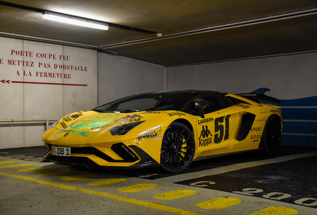 Lamborghini Aventador S LP740-4 Roadster Mansory