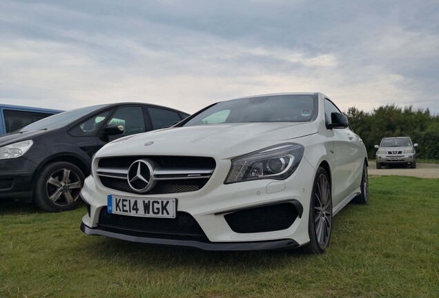 Mercedes-Benz CLA 45 AMG C117