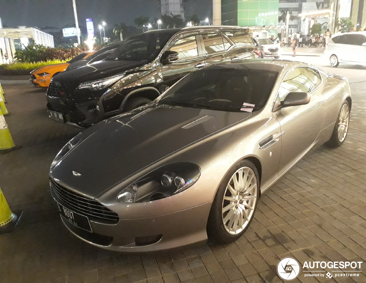 Aston Martin DB9