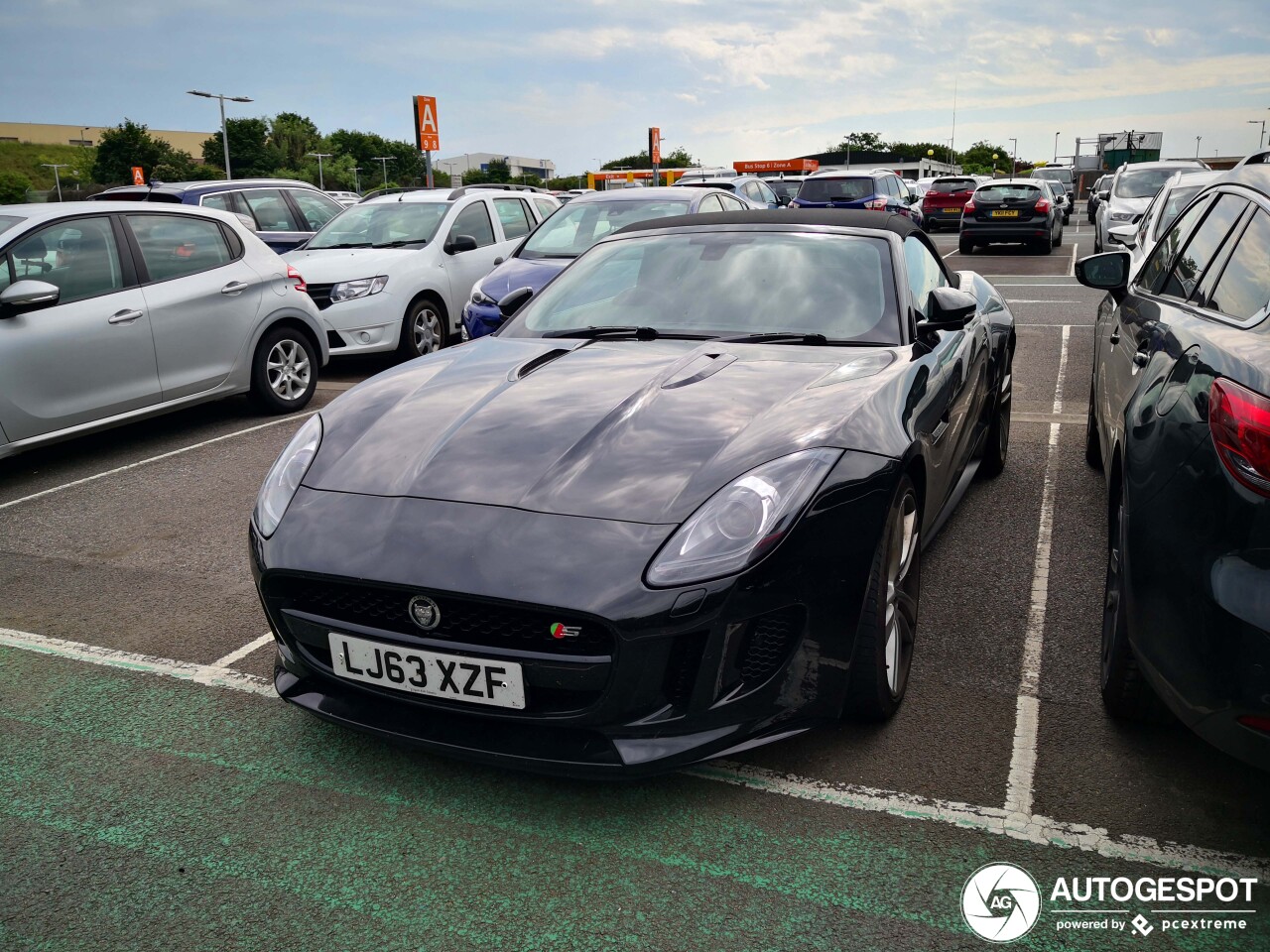 Jaguar F-TYPE S V8 Convertible