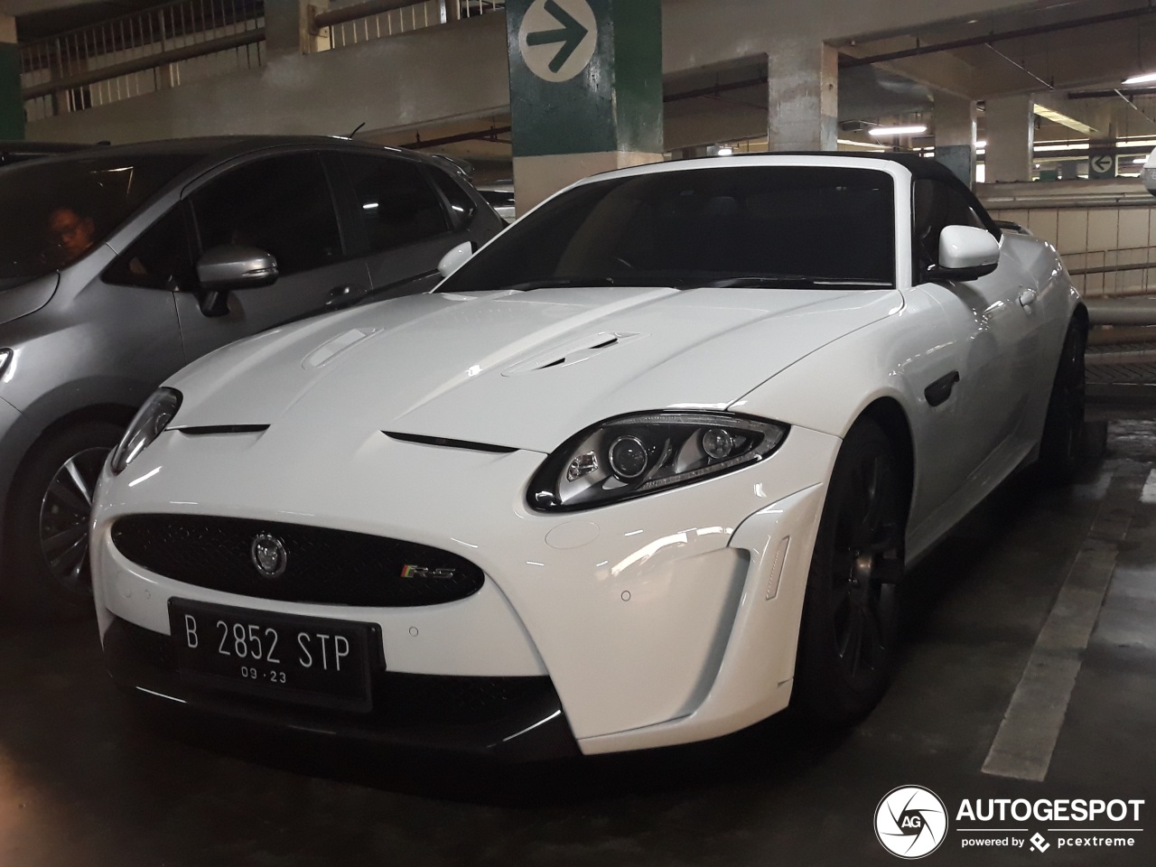 Jaguar XKR-S Convertible 2012