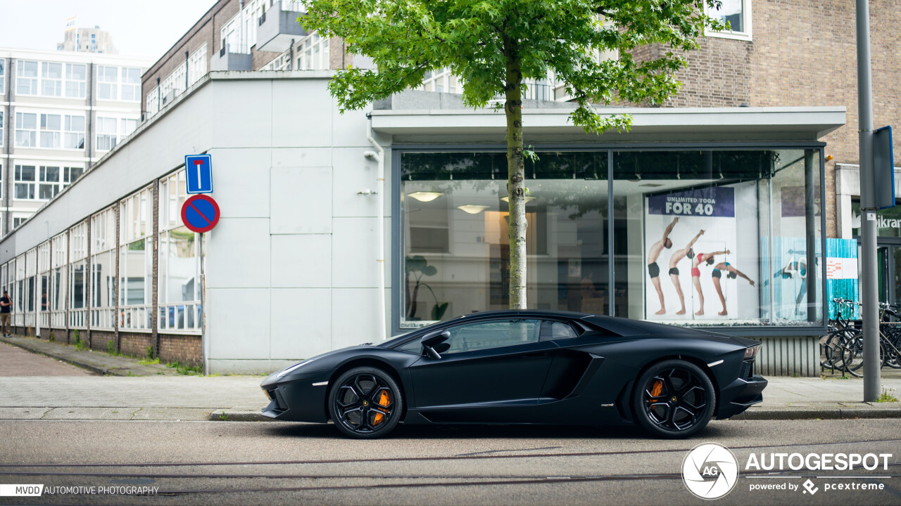 Lamborghini Aventador LP700-4