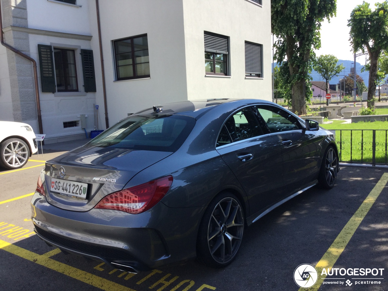 Mercedes-Benz CLA 45 AMG C117