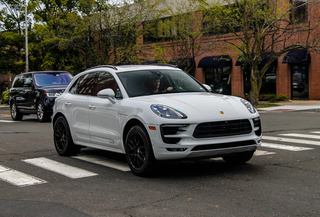 Porsche 95B Macan GTS