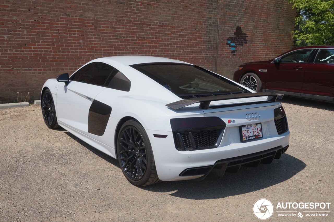 Audi R8 V10 Plus 2015