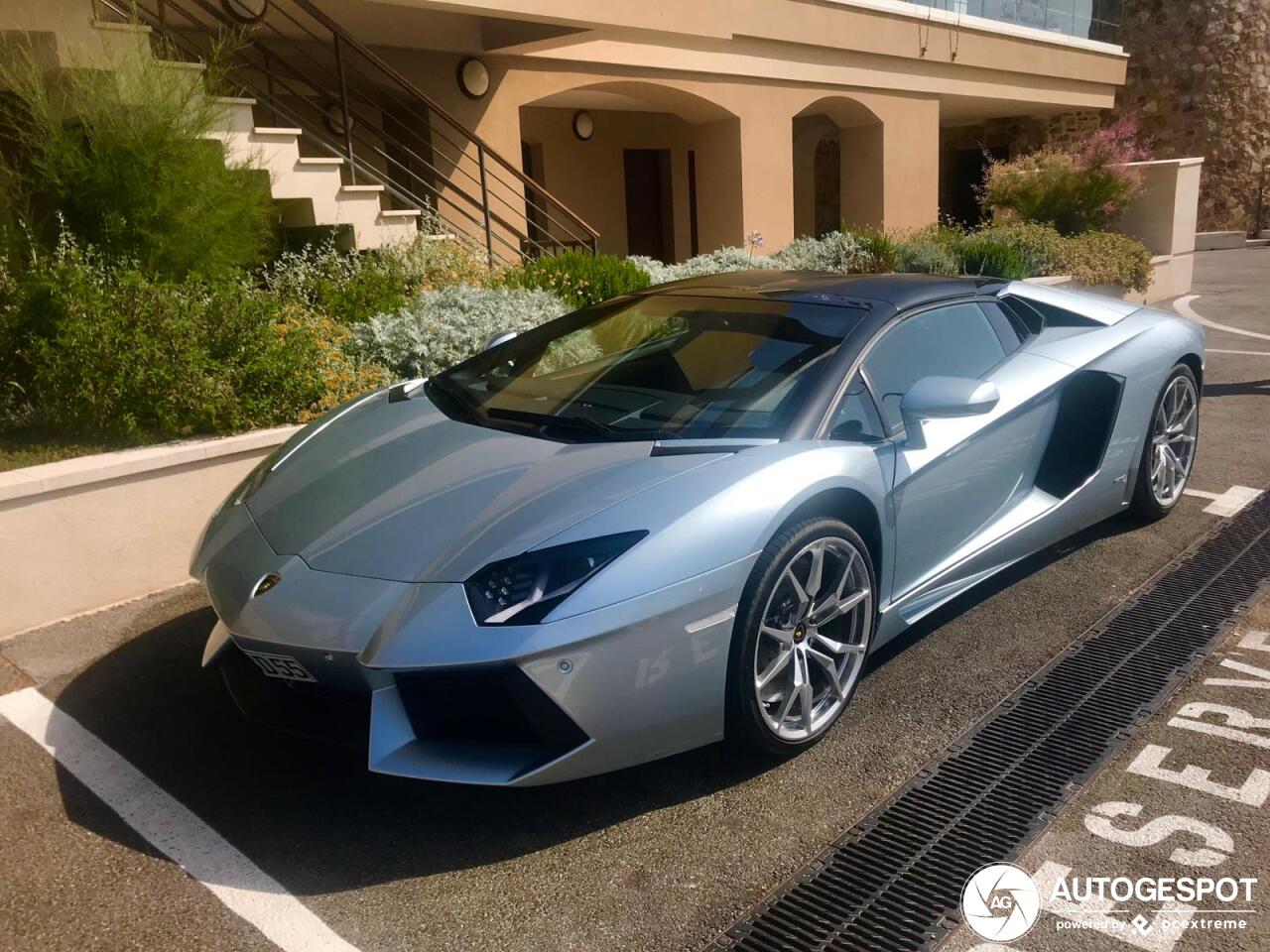 Lamborghini Aventador LP700-4 Roadster