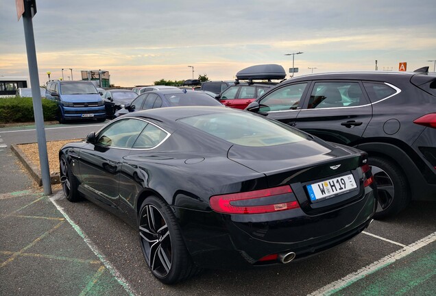 Aston Martin DB9