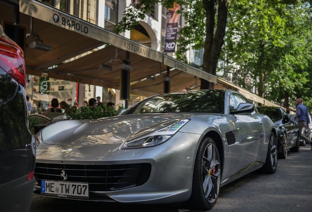 Ferrari GTC4Lusso T