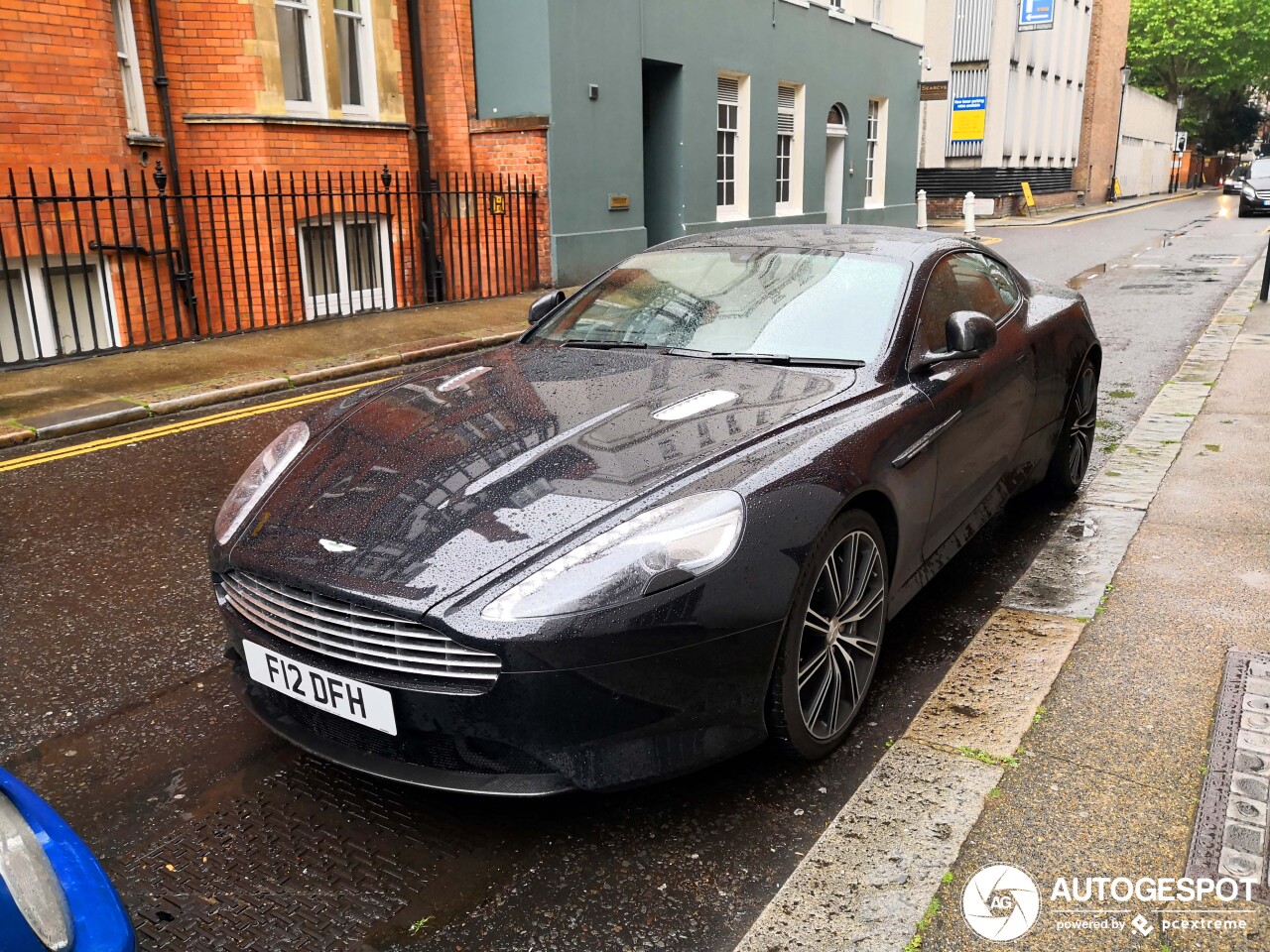 Aston Martin DB9 2013