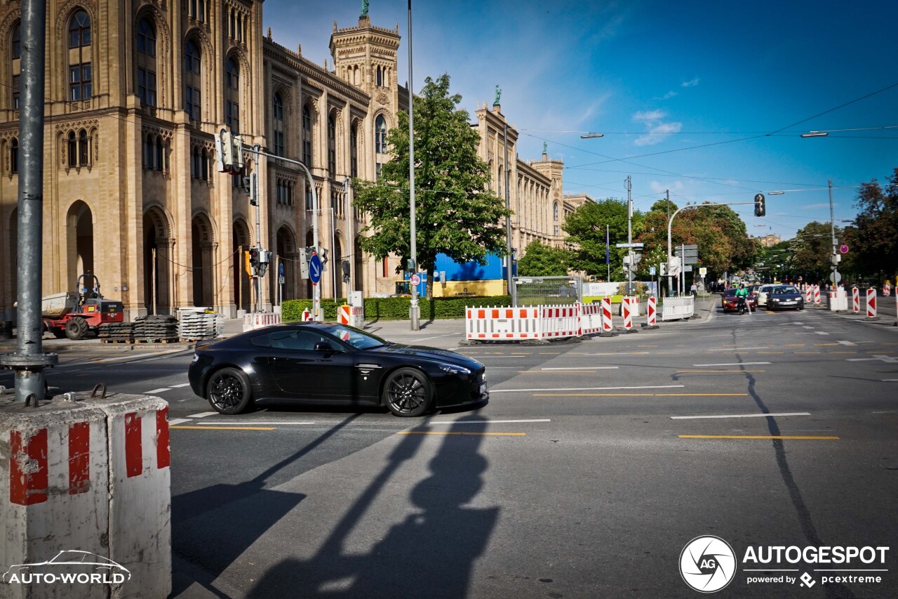 Aston Martin V12 Vantage S