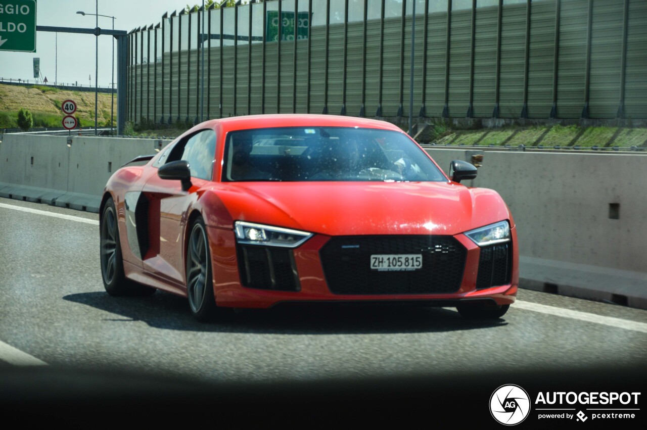 Audi R8 V10 Plus 2015