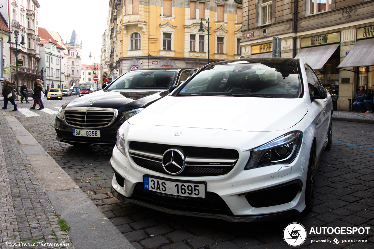 Mercedes-Benz CLA 45 AMG C117