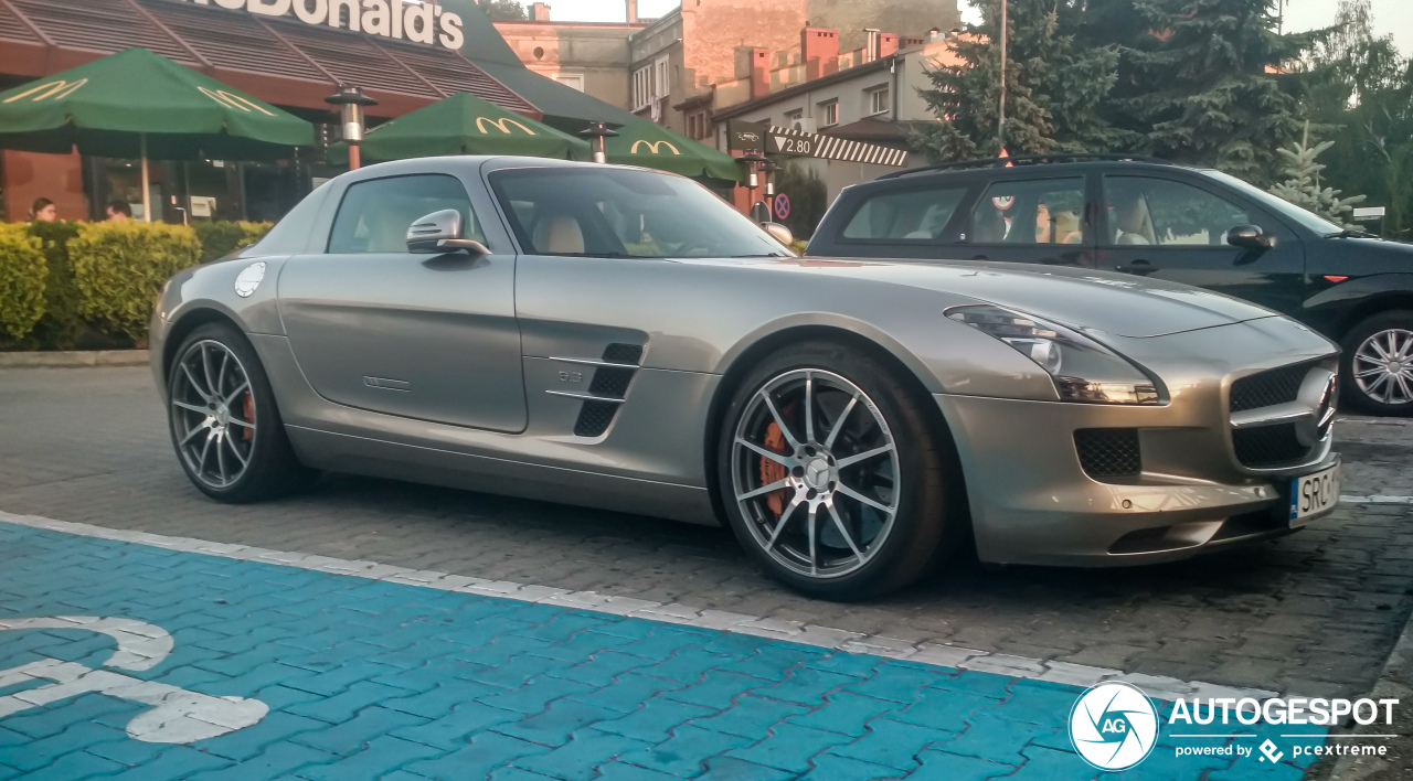 Mercedes-Benz SLS AMG