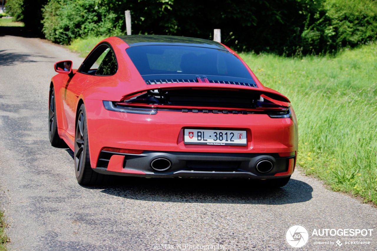 Porsche 992 Carrera 4S