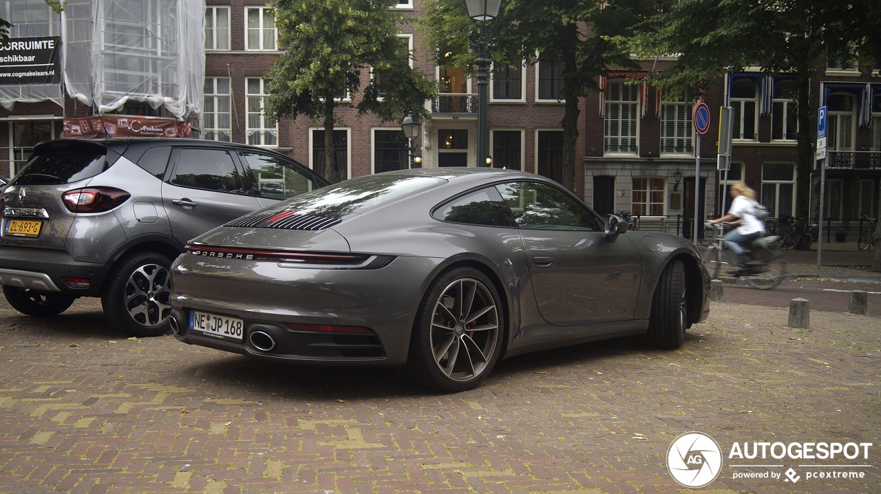 Porsche 992 Carrera 4S