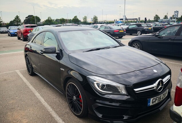 Mercedes-Benz CLA 45 AMG C117