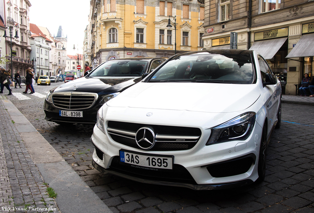 Mercedes-Benz CLA 45 AMG C117