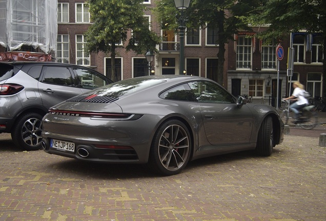 Porsche 992 Carrera 4S