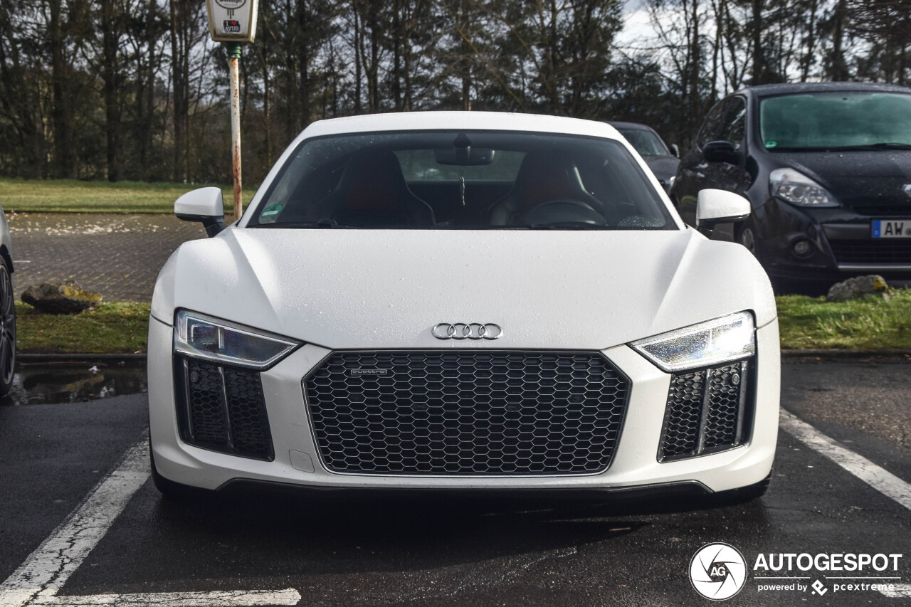 Audi R8 V10 Plus 2015