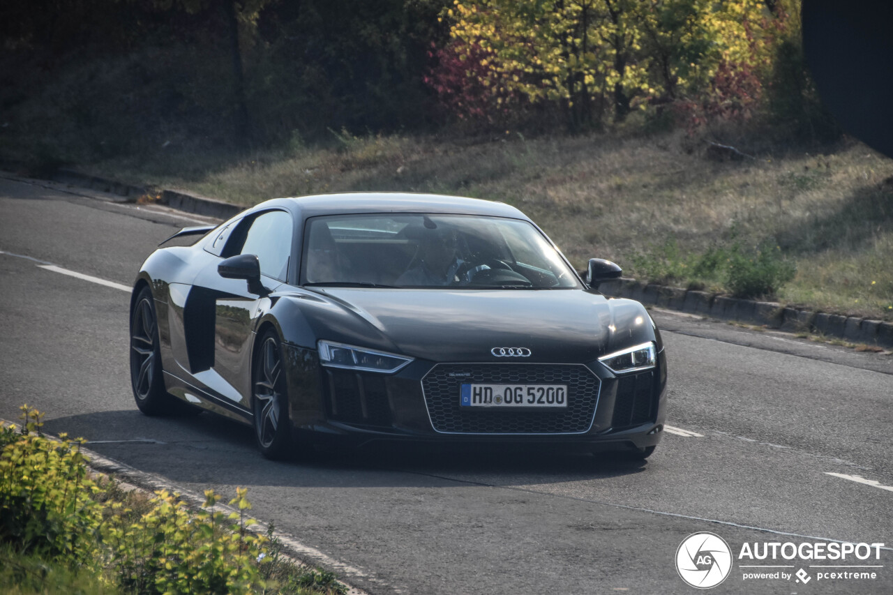 Audi R8 V10 Plus 2015