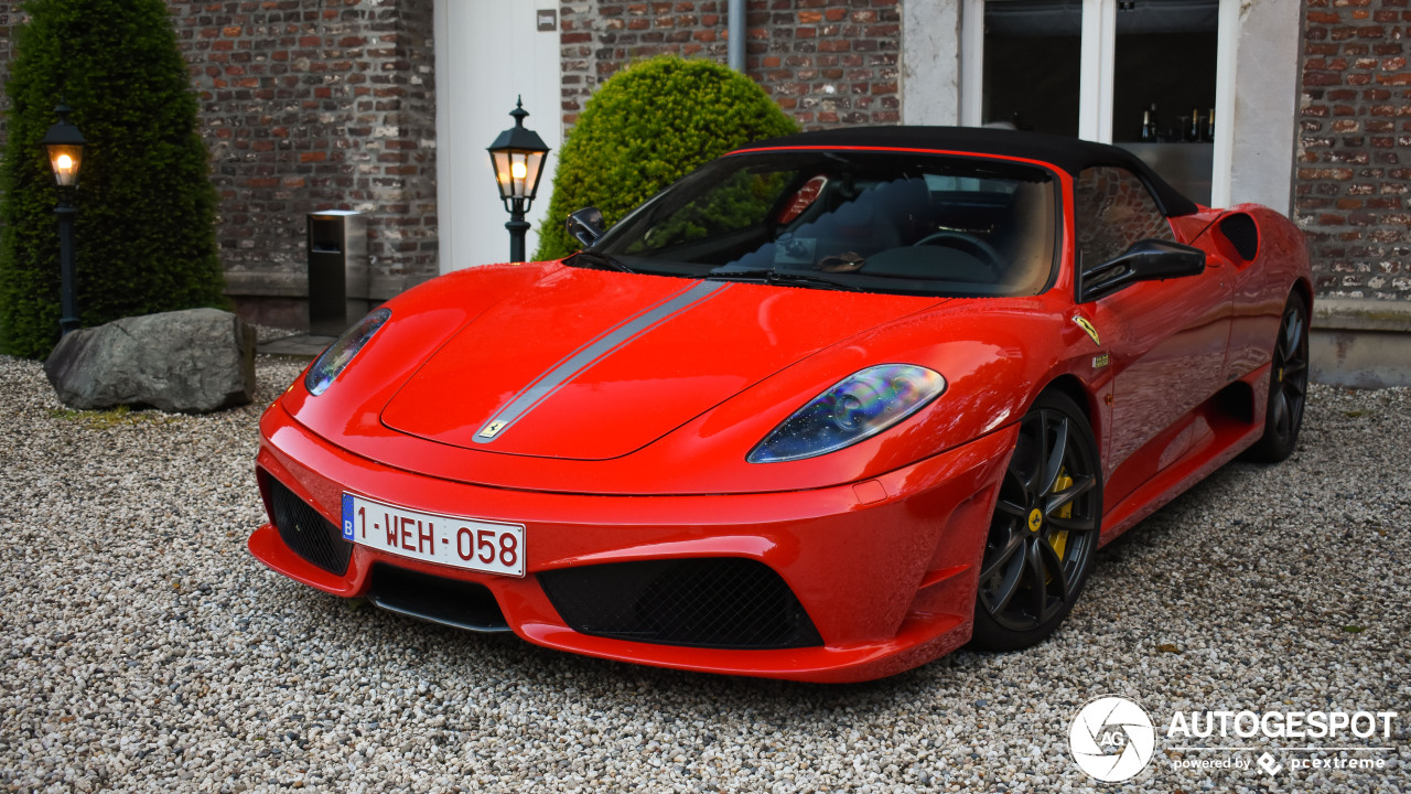 Ferrari Scuderia Spider 16M